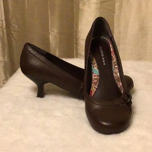 Brown kitten heels size 8